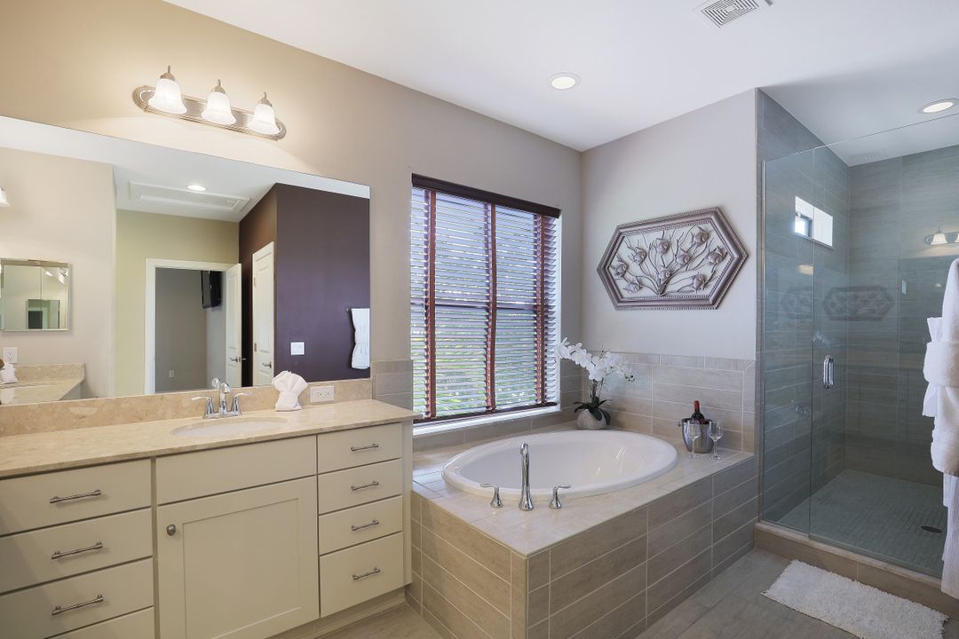 1300 Kendari Terrace, Naples, FL 34113