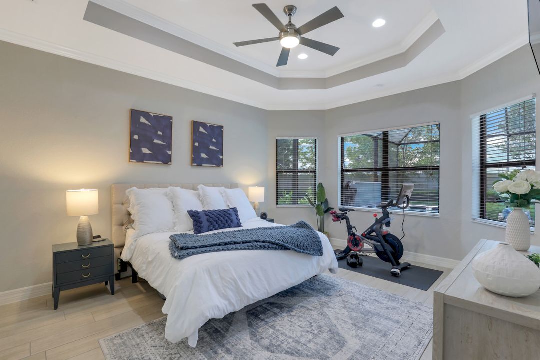 4167 Crescent Ct, Naples, FL 34119