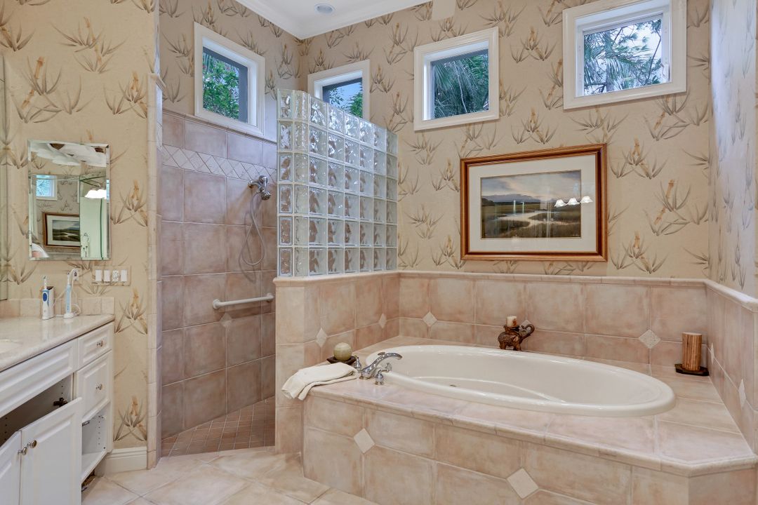 27280 Oak Knoll Dr, Bonita Springs, FL 34134