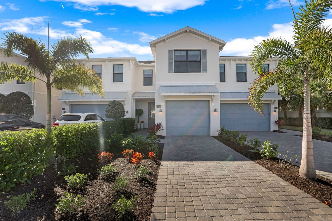 12944 Pembroke Dr, Naples, FL 34105