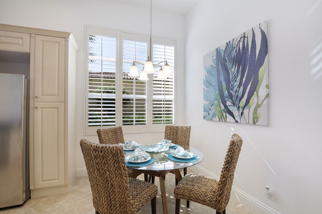 8516 Bellagio Dr, Naples, FL 34114