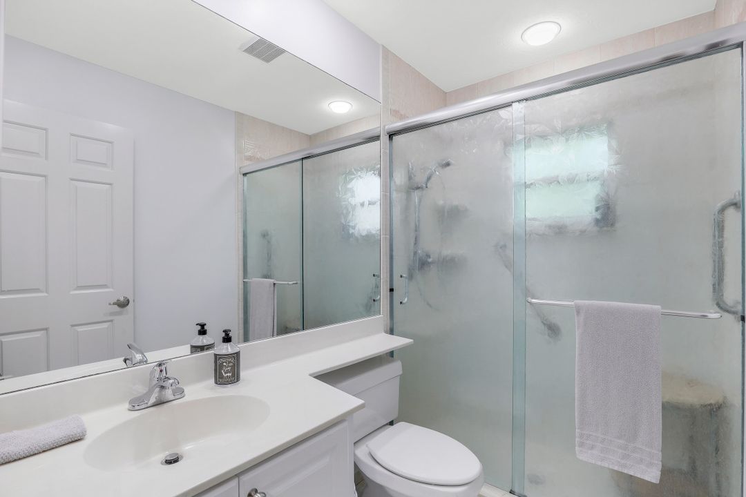 736 Reef Point Cir, Naples, FL 34108