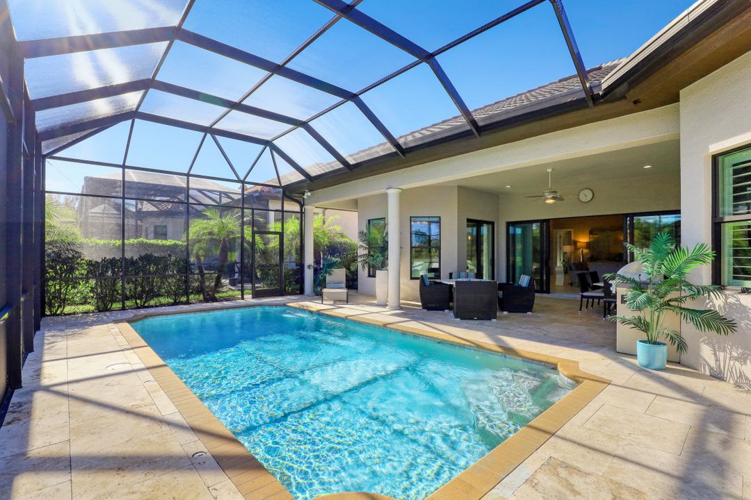 7247 Lantana Cir, Naples, FL 34119