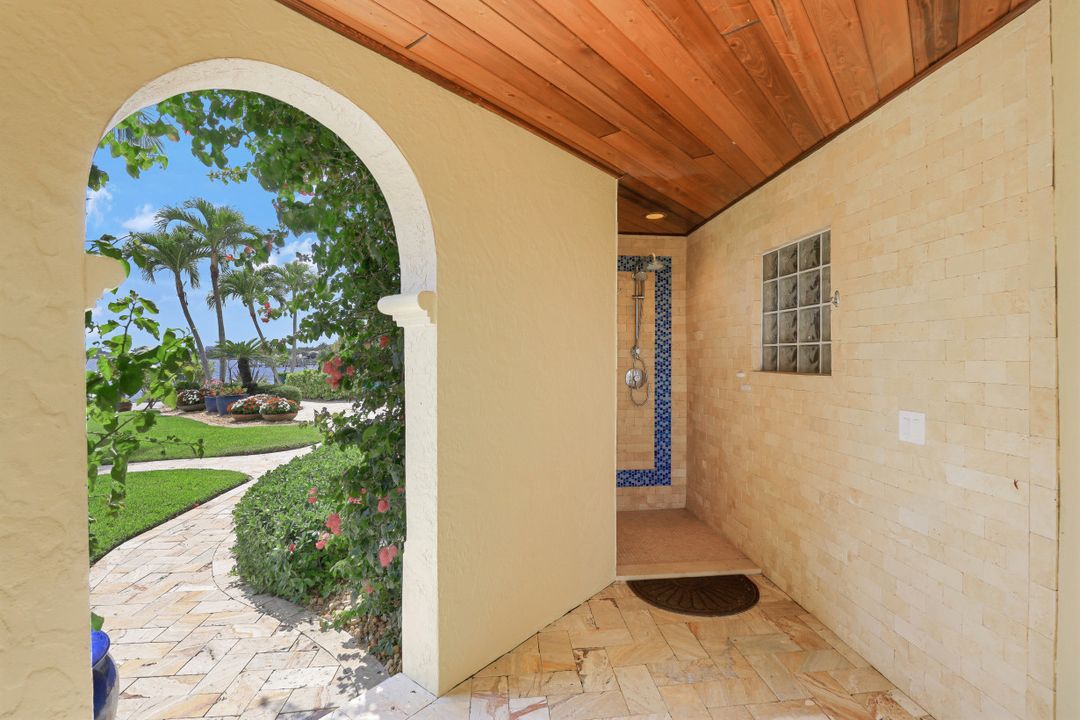 518 Coral Dr, Cape Coral, FL 33904