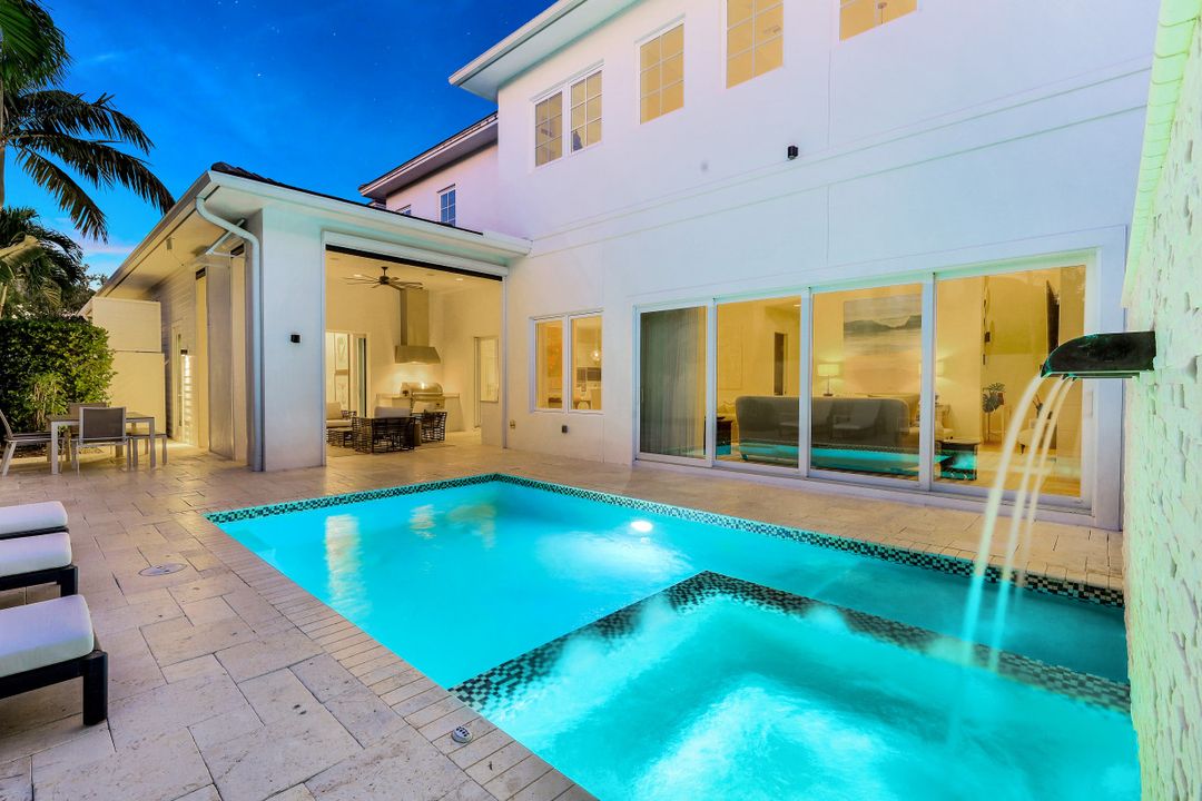9184 Mercato Ln, Naples, FL 34108