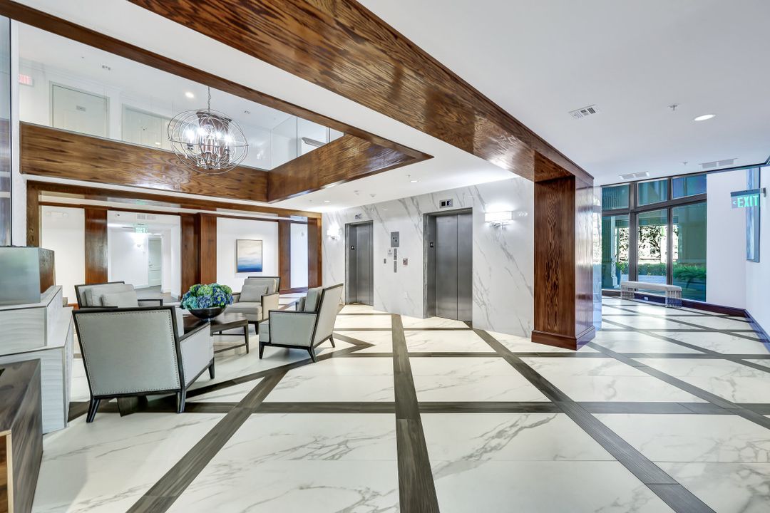 6075 Pelican Bay Blvd #406, Naples, FL 34108