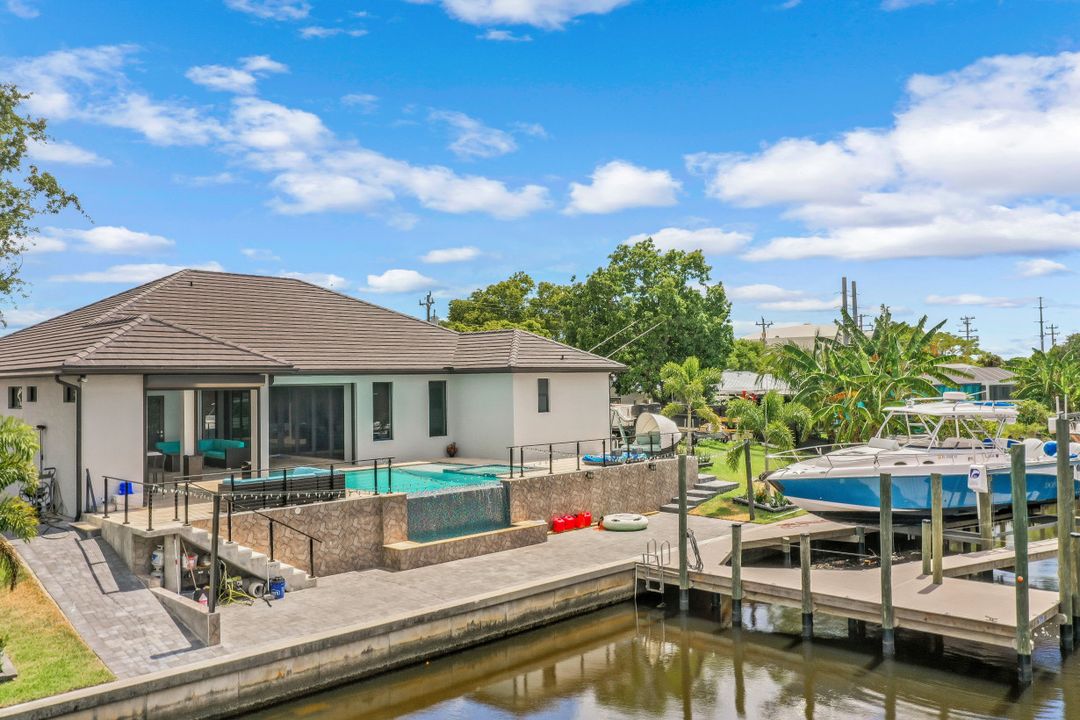 1903 Everest Pkwy, Cape Coral, FL 33904