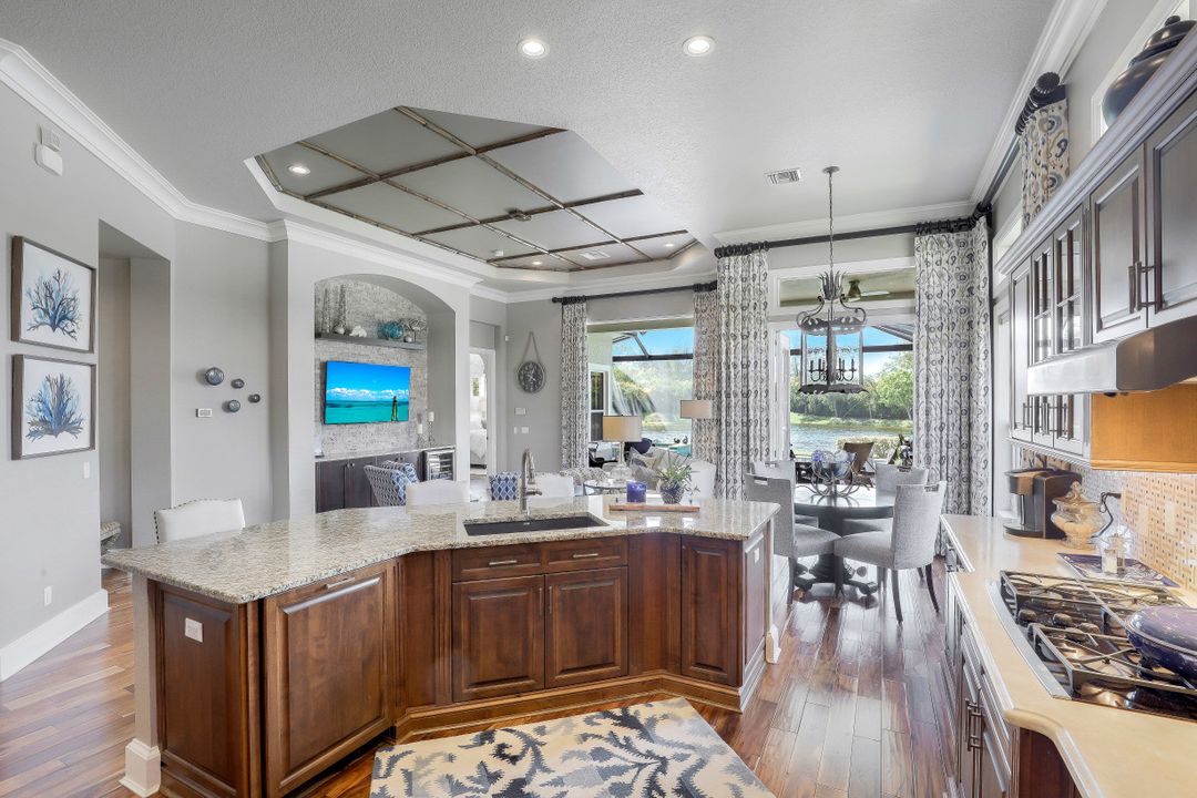 3086 Aviamar Cir, Naples, FL 34114