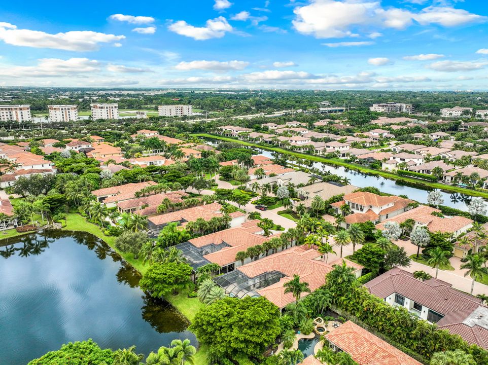 2228 Miramonte Ct, Naples, FL 34105