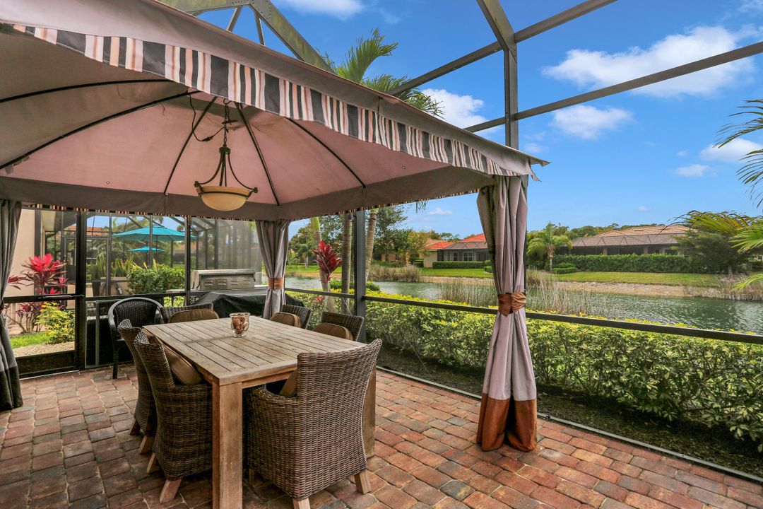 10256 Avonleigh Dr, Bonita Springs, FL 34135