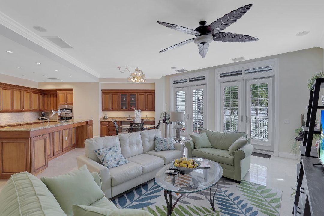 1001 10th Ave S #F3, Naples, FL 34102