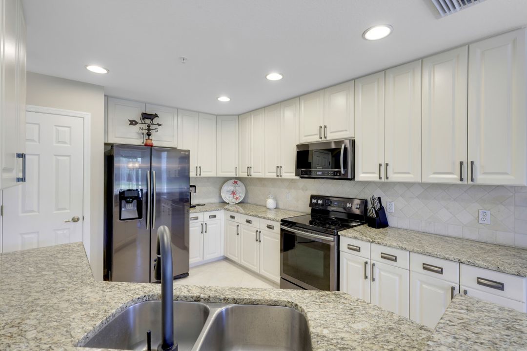 10070 Valiant Ct #101, Miromar Lakes, FL 33913