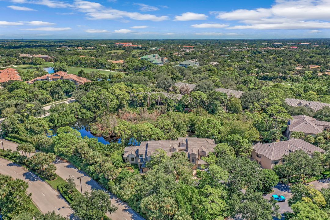 27006 Oakwood Lake Dr, Bonita Springs, FL 34134