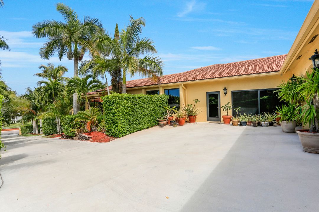 771 S Barfield Dr, Marco Island, FL 34145