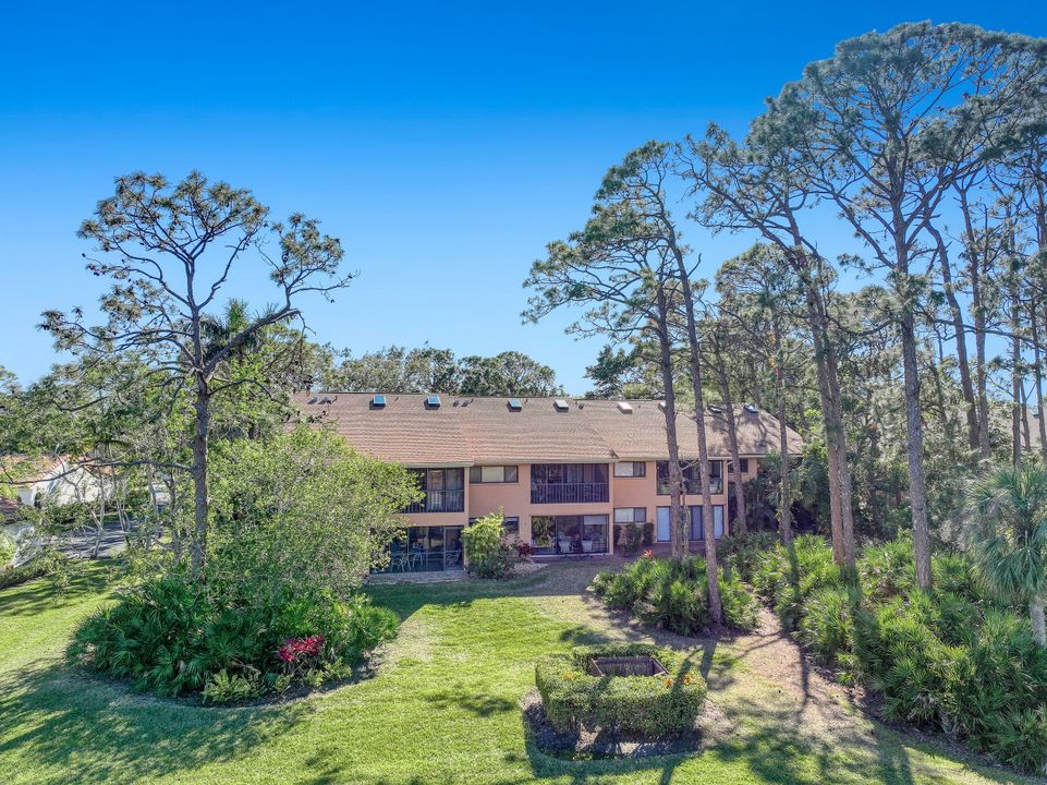 325 Bay Forest Dr #201, Naples, FL 34110