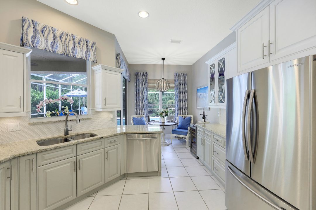 6117 Highwood Park Ln, Naples, FL 34110