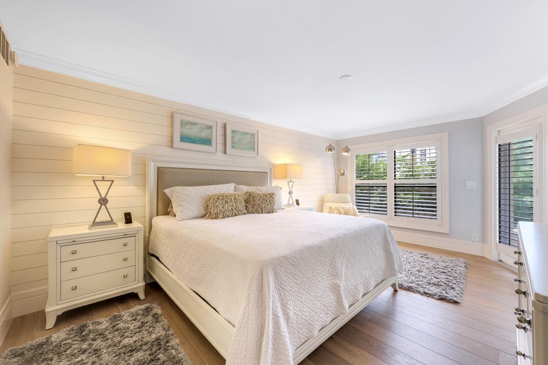 4451 Gulf Shore Blvd N #302, Naples, FL 34103