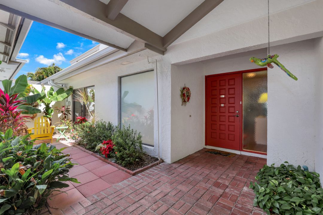 13244 Wedgefield Dr, Naples, FL 34110