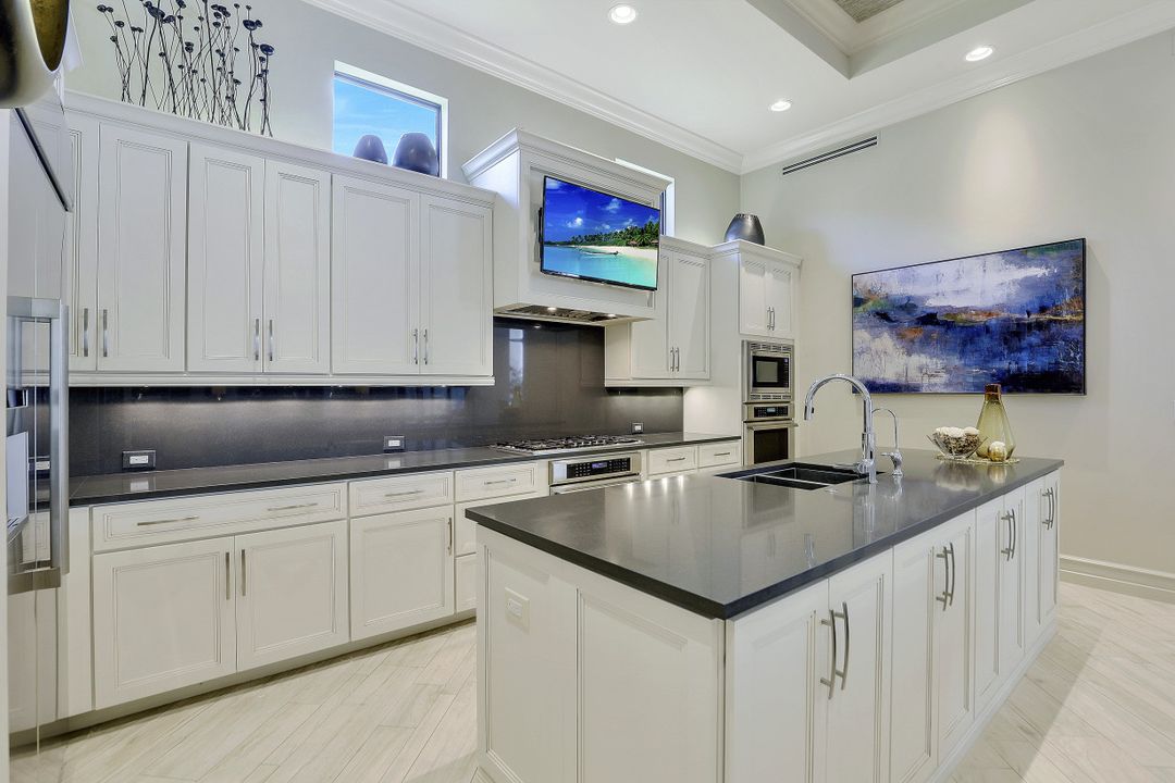 16434 Seneca Way, Naples, FL 34110