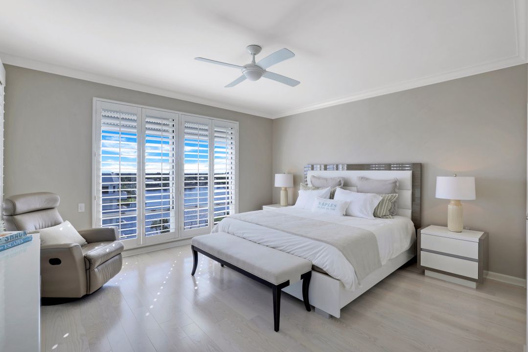 9811 Gulf Shore Dr, Naples, FL 34108