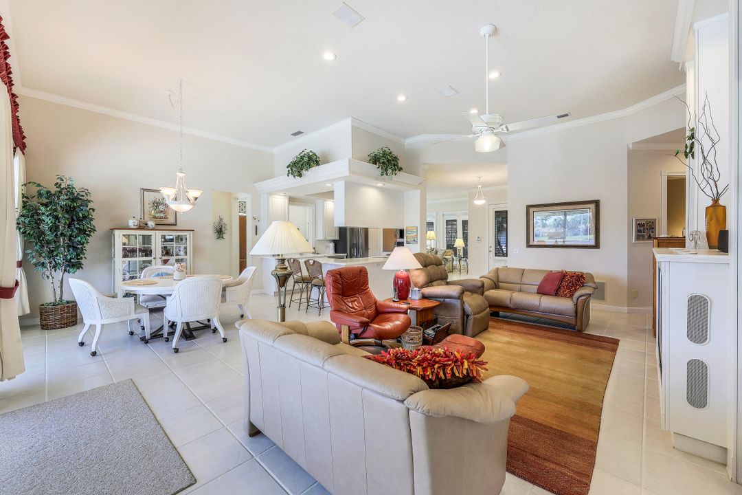 4334 Queen Elizabeth Way, Naples, FL 34119