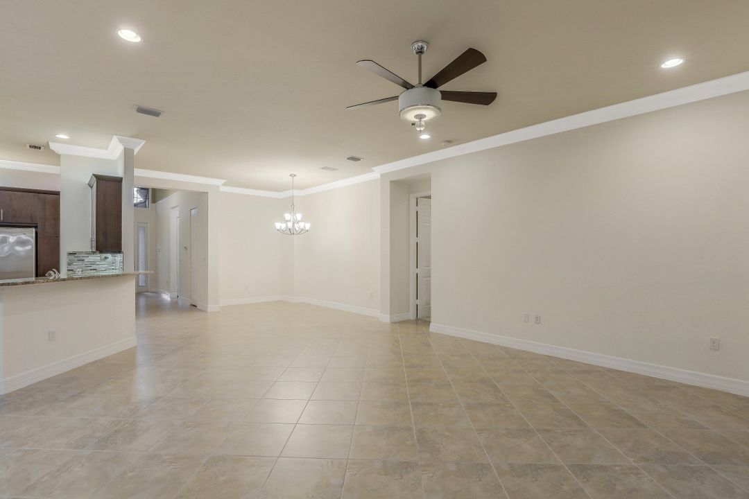 3192 Pacific Dr, Naples, FL 34119