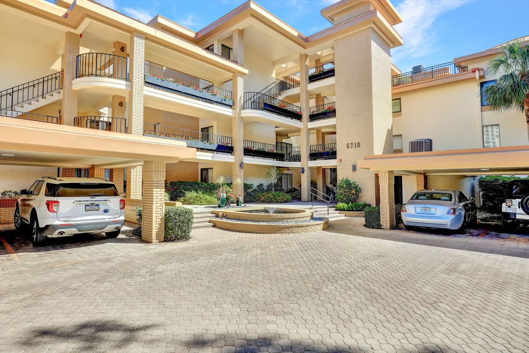 6710 Pelican Bay Blvd #435, Naples, FL 34108