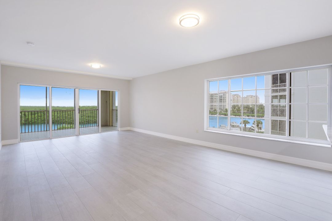 13105 Vanderbilt Dr #505, Naples, FL 34110