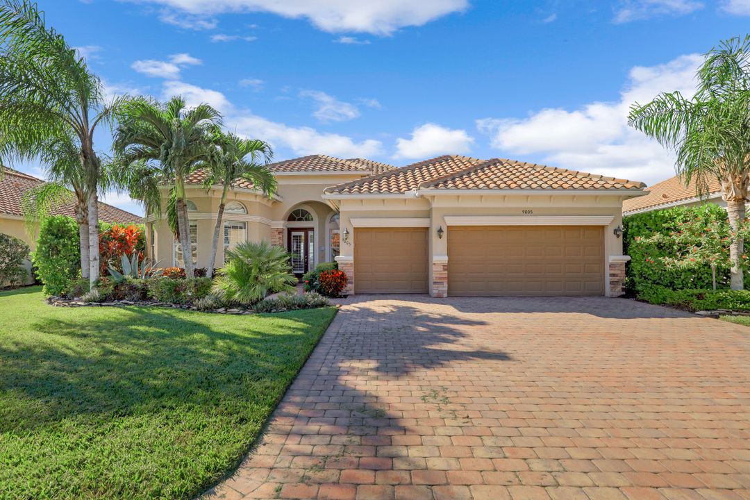 9005 Quarry Dr, Naples, FL 34120