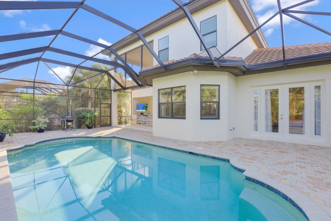 15907 Secoya Reserve Cir, Naples, FL 34110