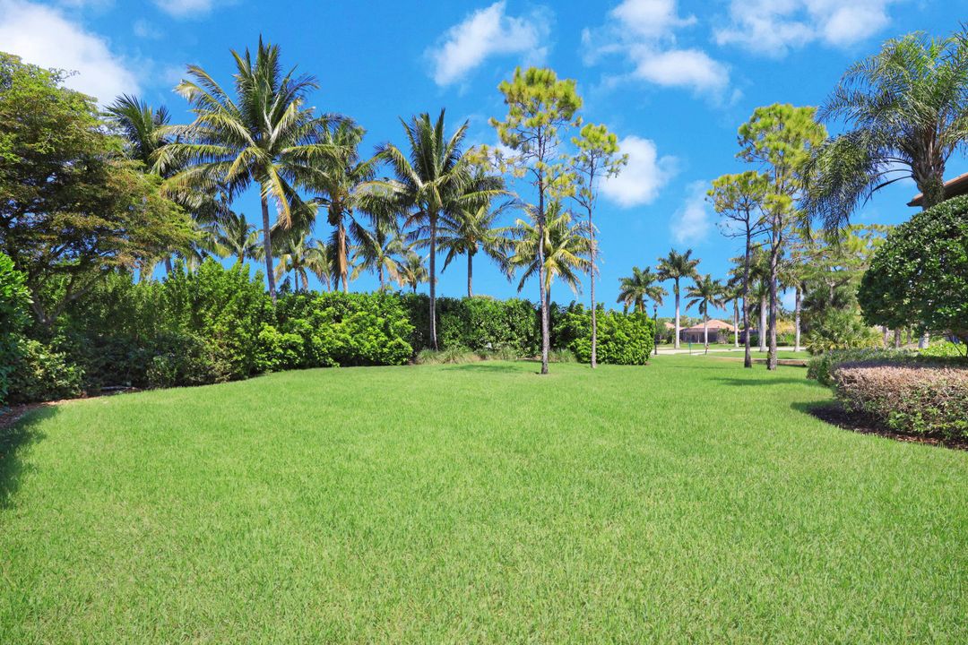 6693 Alden Woods Cir #101, Naples, FL 34113