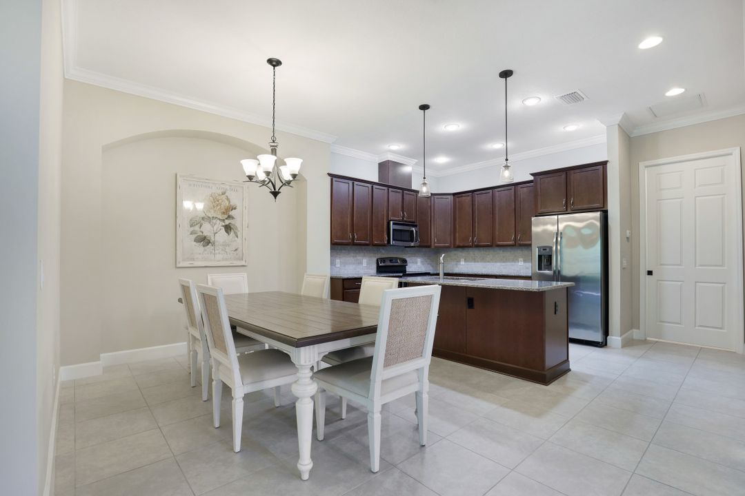 9181 Isla Bella Cir, Bonita Springs, FL 34135