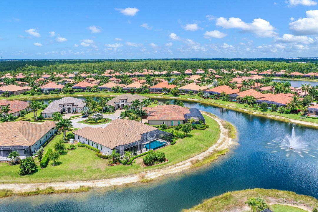 6587 Barbera Ln, Naples, FL 34113