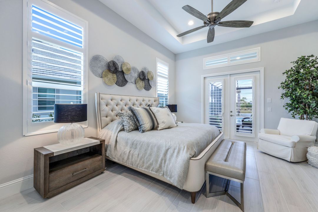 6231 Megans Bay Dr, Naples, FL 34112