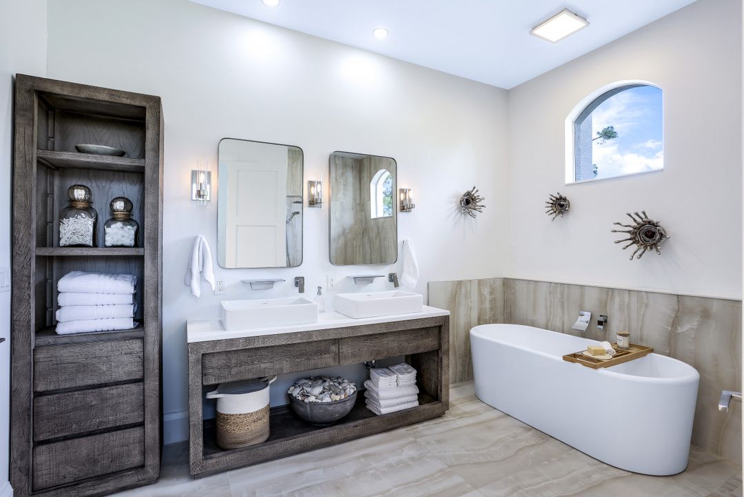 4160 7th Ave SW, Naples, FL 34119