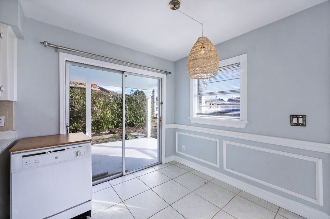 513 104th Ave N, Naples, FL 34108