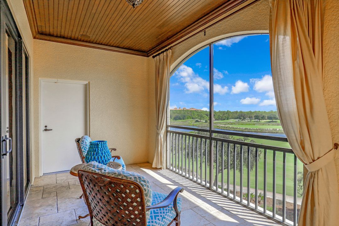 2542 Marquesa Royale Ln #301, Naples, FL 34109