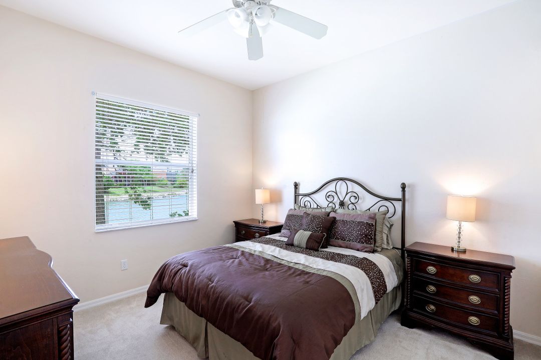 5014 Old Pond Dr, Naples, FL 34104