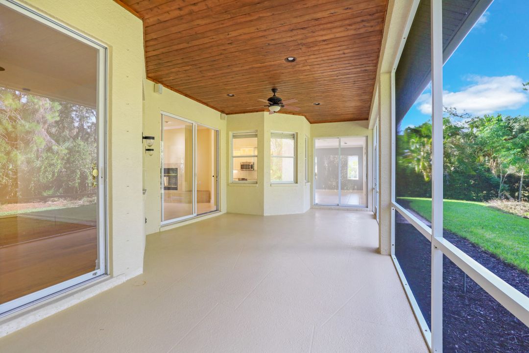 19 Heritage Way, Naples, FL 34110