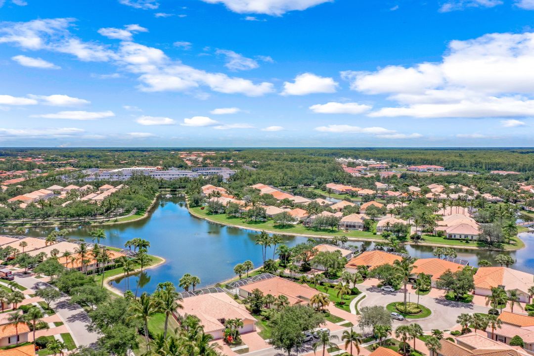 3868 Yakobi Ln, Naples, FL 34119