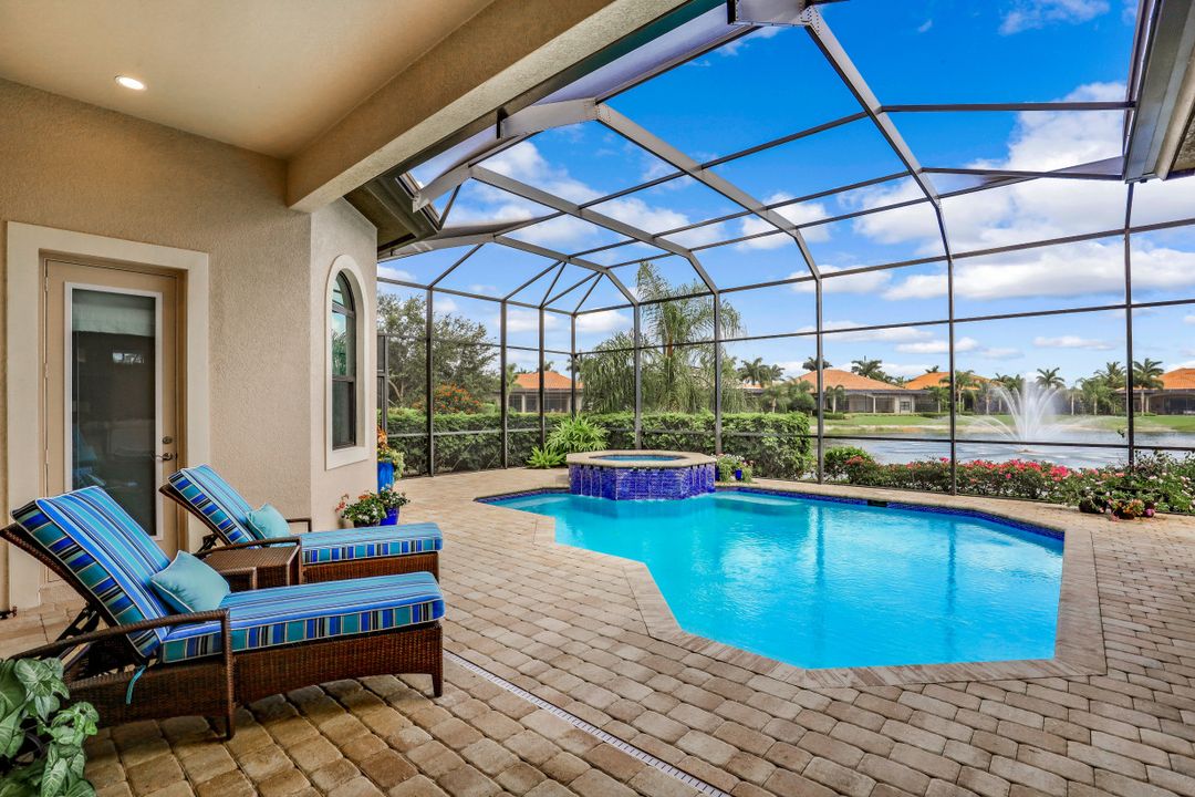 6512 Costa Cir, Naples, FL 34113