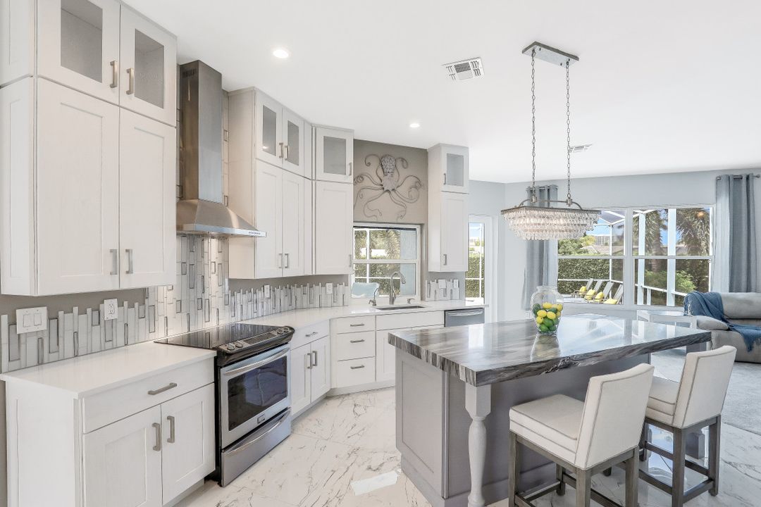 570 Elk Cir, Marco Island, FL 34145