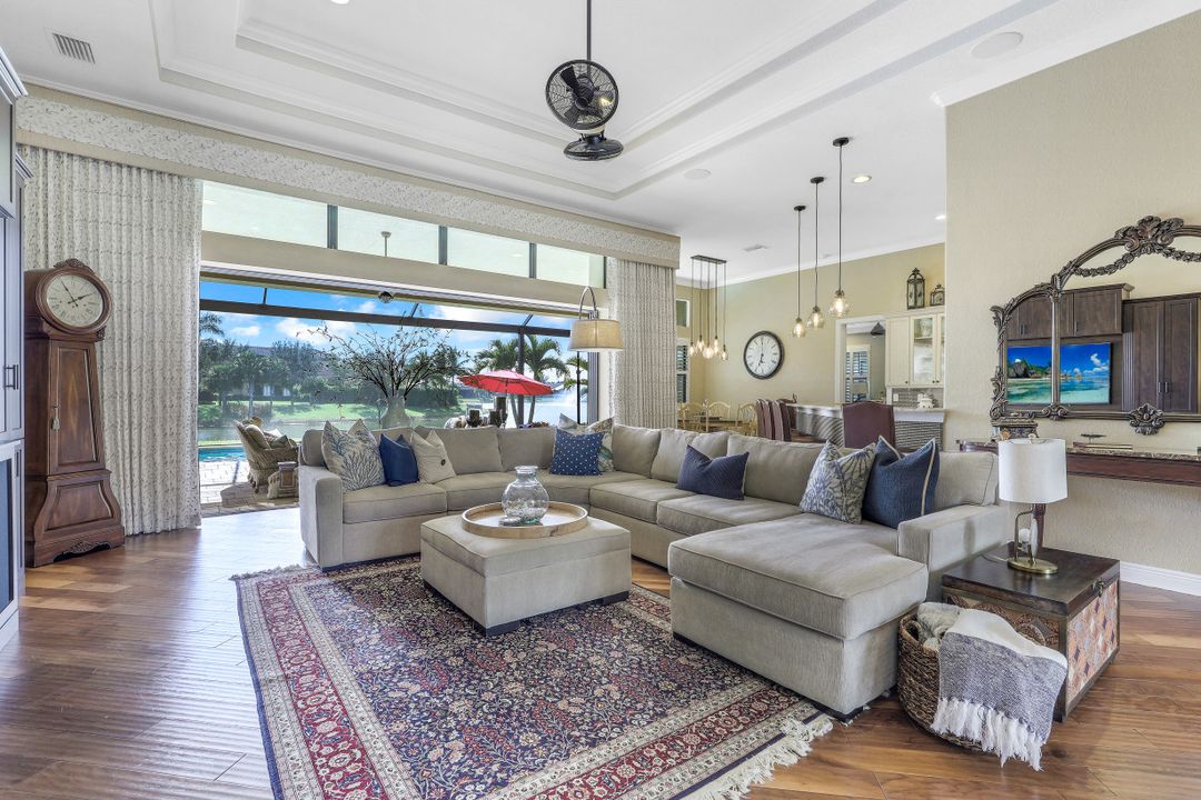 10565 Espanola Dr, Bonita Springs, FL 34135