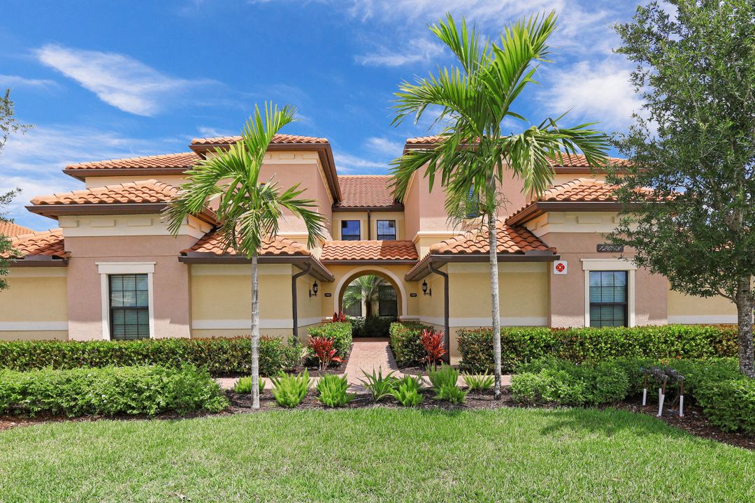 12054 Covent Garden Ct #1104, Naples, FL 34120