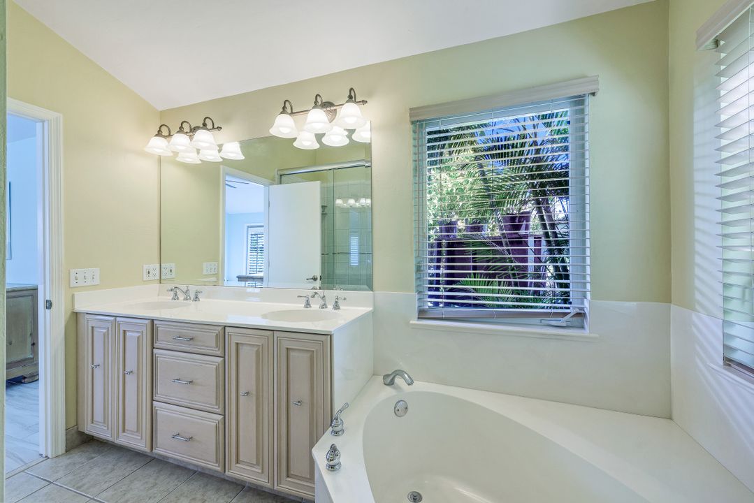 1135 26th Ave N, Naples, FL 34103