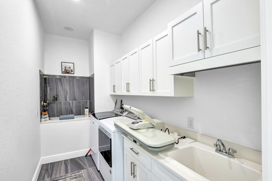 2612 Surfside Blvd, Cape Coral, FL 33914