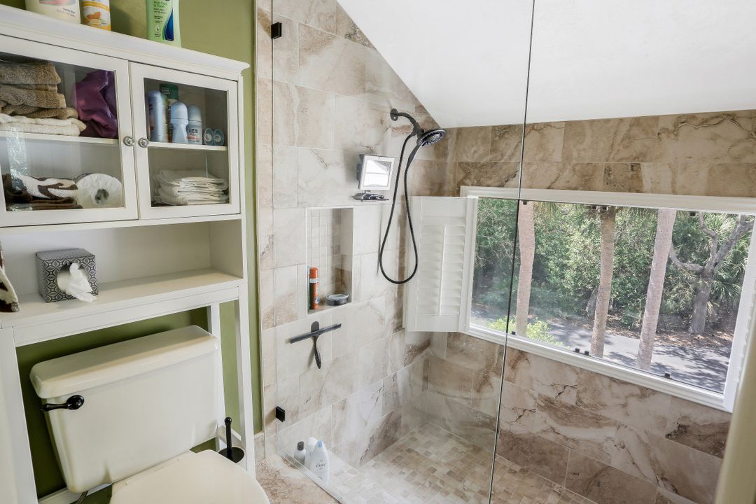 27006 Oakwood Lake Dr, Bonita Springs, FL 34134