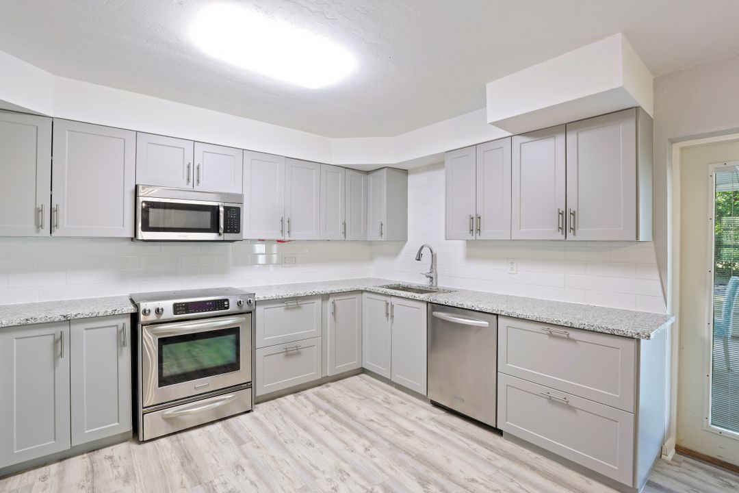 2506 SE 8th Ave, Cape Coral, FL 33904