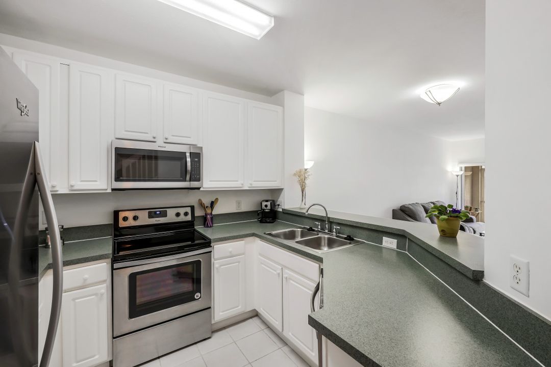 8200 Pacific Beach Dr, Fort Myers, FL 33966