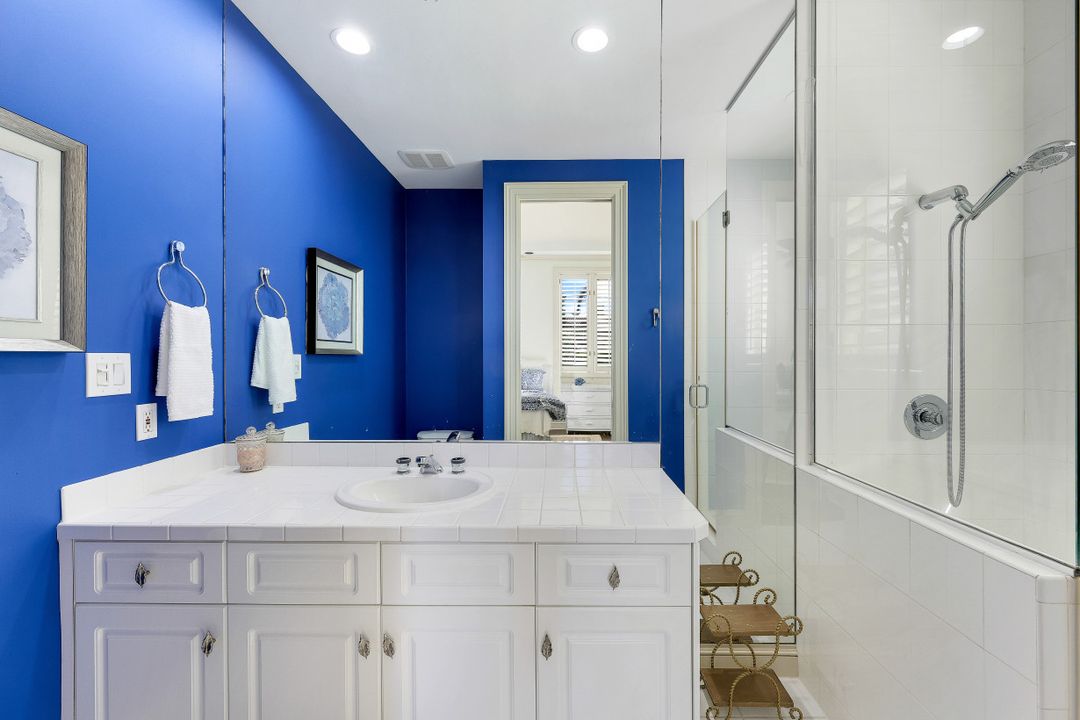 925 Spyglass Ln, Naples, FL 34102